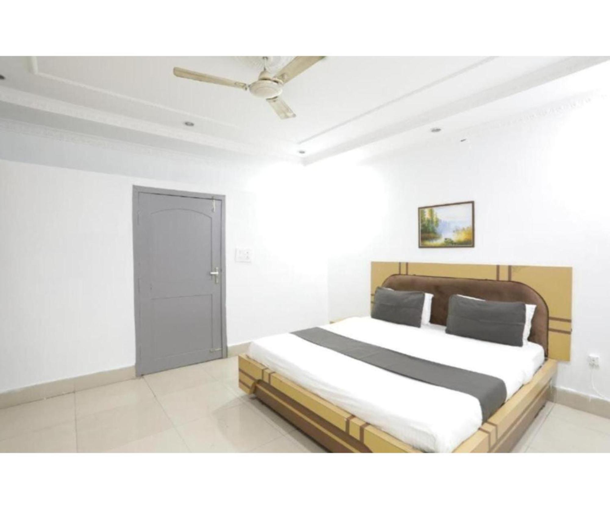 Day S Inn Luxury Stay Near Care Hospital In Budget Friendly Price Best Seller Bhubaneswar Buitenkant foto